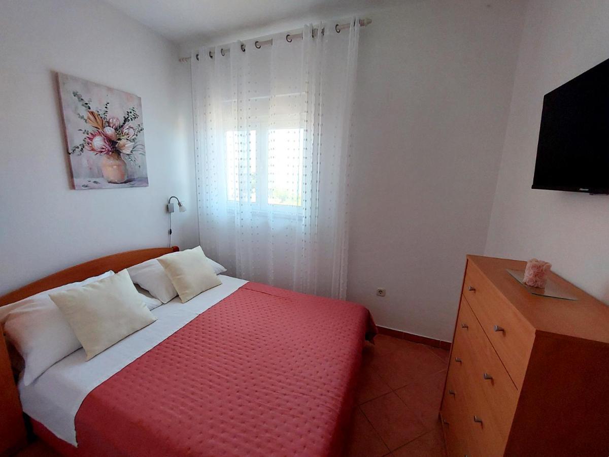 Apartments Tonci And Iris Примоштен Экстерьер фото